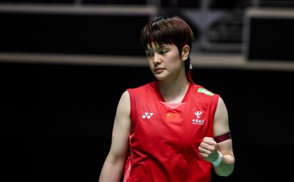 千里马配资 2-0！王祉怡横扫世界第7，女单四强国羽占三席，半决赛围剿山口茜